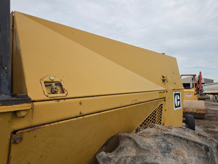 caterpillar-cp-553-image-17