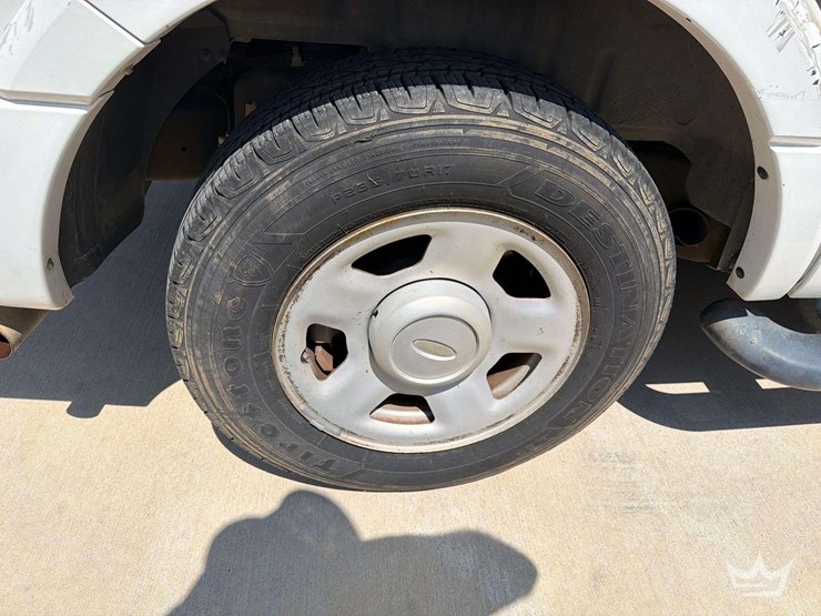 2010-ford-expedition-image-16