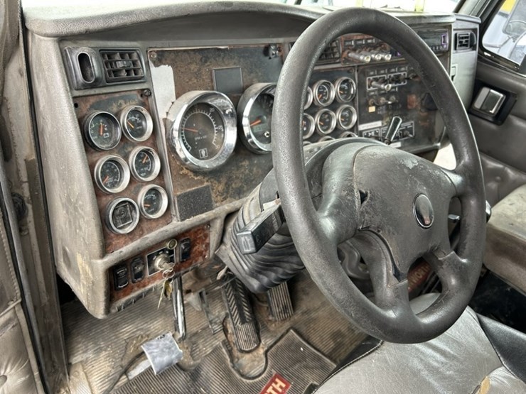 2006-kenworth-w900-image-20