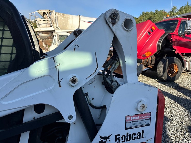 2019-bobcat-t595-image-11