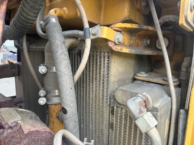 caterpillar-d6t-lgp-image-64