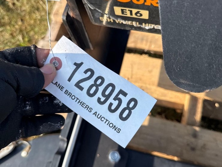 159---5th-wheel-slider-hitch-image-5