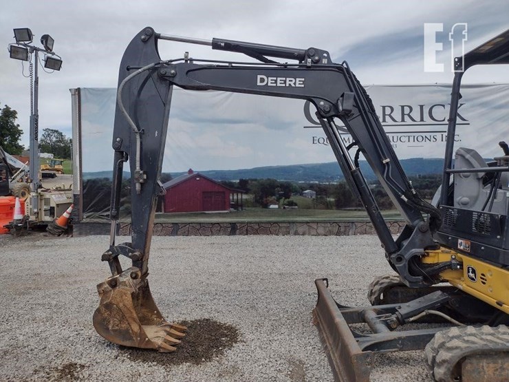2021-deere-35g-image-21