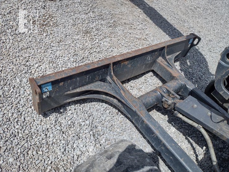 2021-deere-35g-image-17