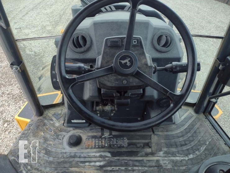 deere-410l-image-10