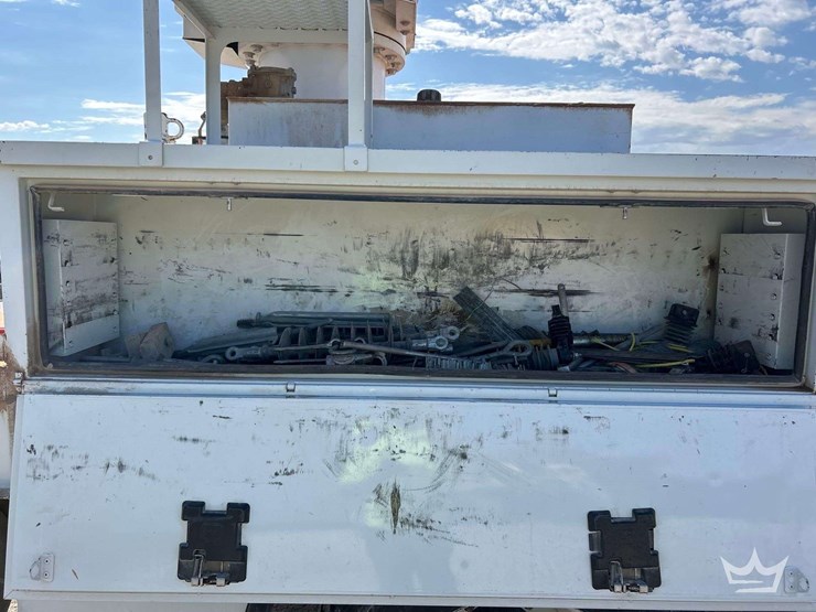 2019-freightliner-m2-106-image-30