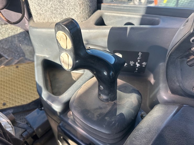 deere-1050k-image-56