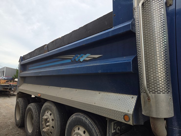 #3224-•-2006-sterling-st-9500-quad-axle-dump-truck-image-21