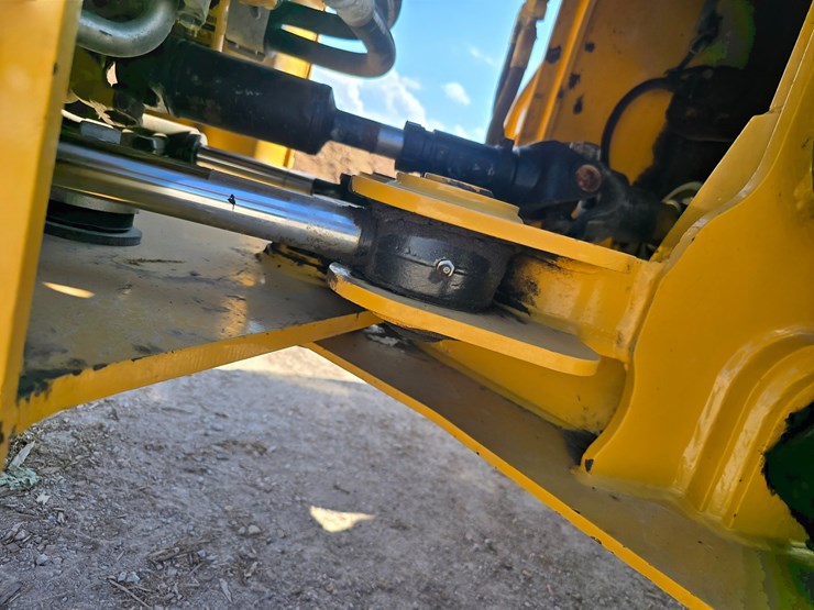 2016-caterpillar-930m-image-31