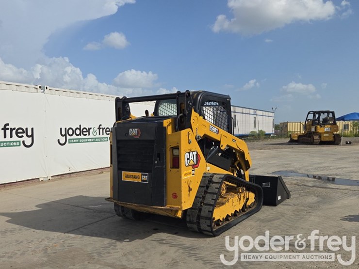 2023-caterpillar-259d3-image-5