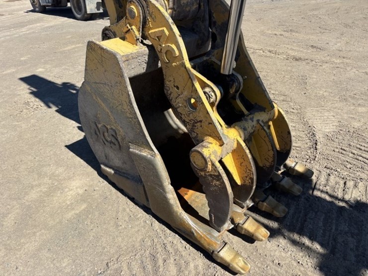 komatsu-pc228us-lc-3e0-image-21