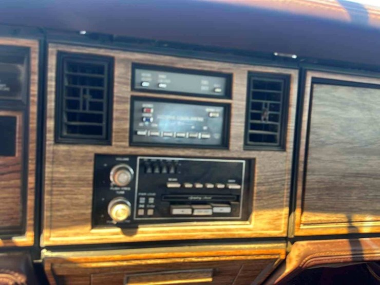 1985-cadillac-seville-image-6