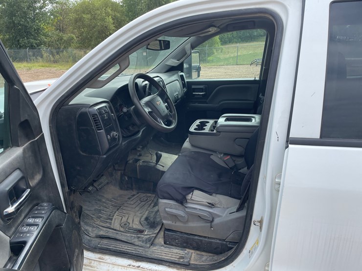 2019-chevrolet-2500-image-15