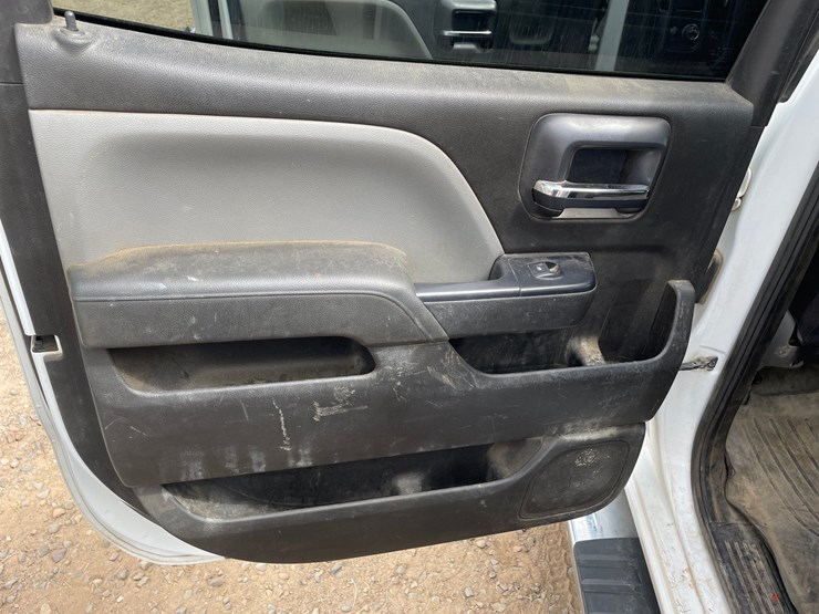 2019-chevrolet-2500-image-25