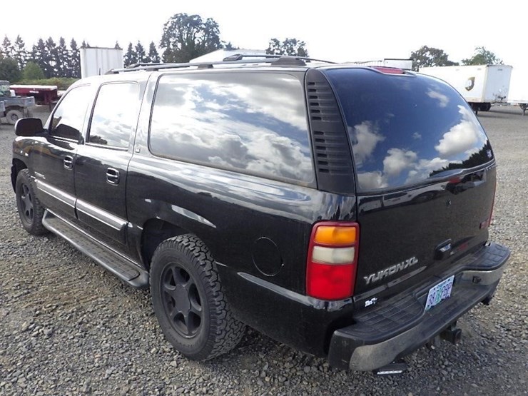 2002-gmc-yukon-xl-image-3
