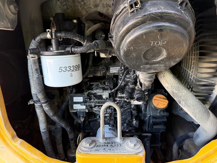2016-deere-35g-image-14
