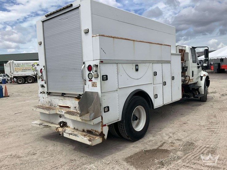 2018-international-durastar-4300-image-3
