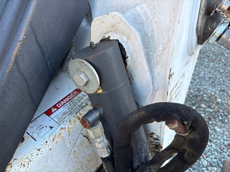 2019-bobcat-t595-image-30