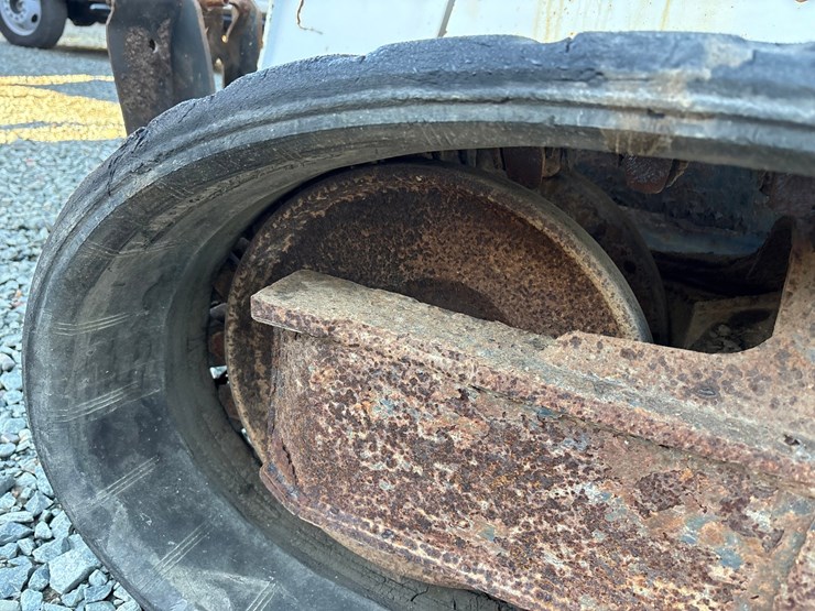 2019-bobcat-t595-image-59