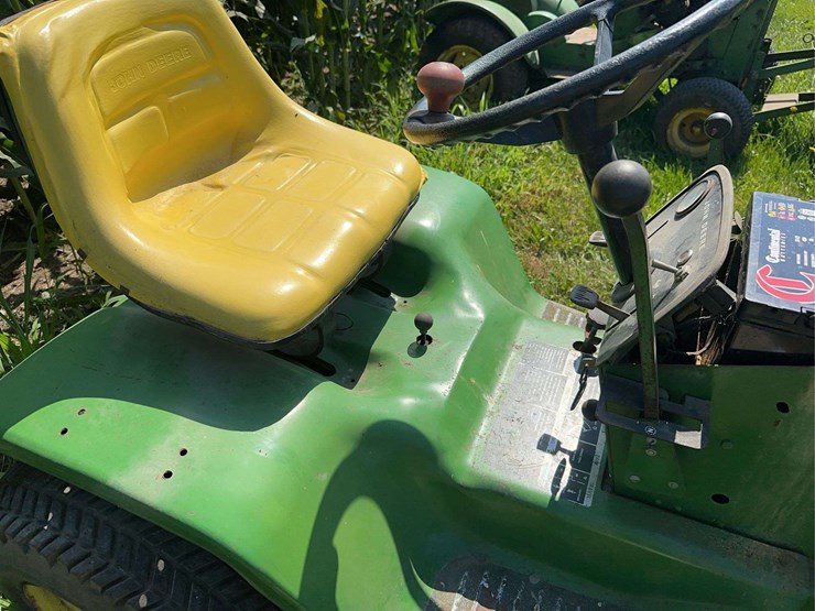 john-deere-120-image-12