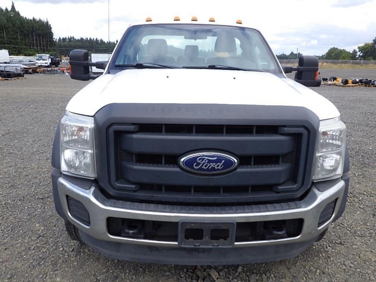 2016-ford-550-image-8