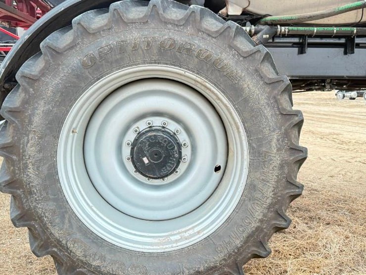 2024-case-ih-trident-5550-image-16
