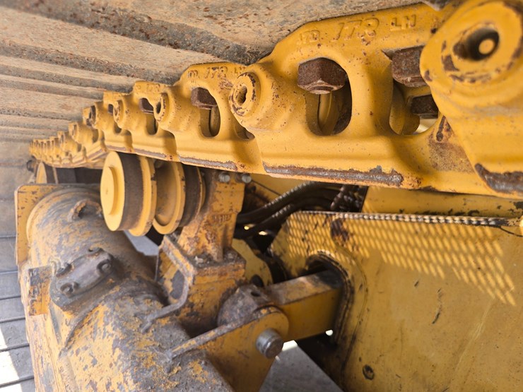 2002-caterpillar-d6m-lgp-image-87