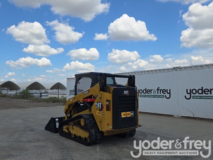 2023-caterpillar-259d3-image-3