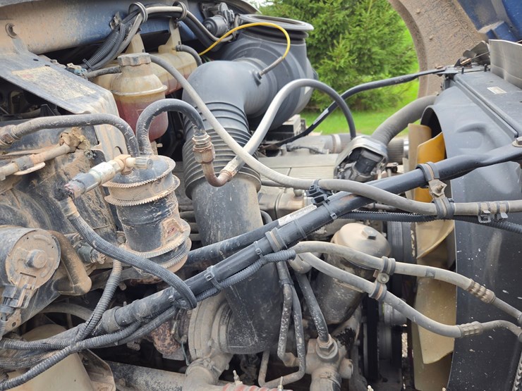 #3224-•-2006-sterling-st-9500-quad-axle-dump-truck-image-51