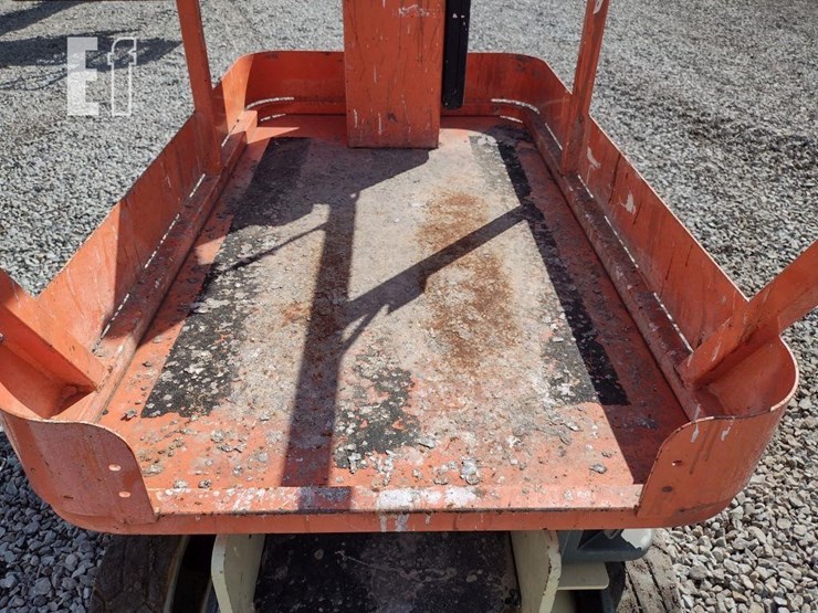 2014-jlg-1230es-image-24