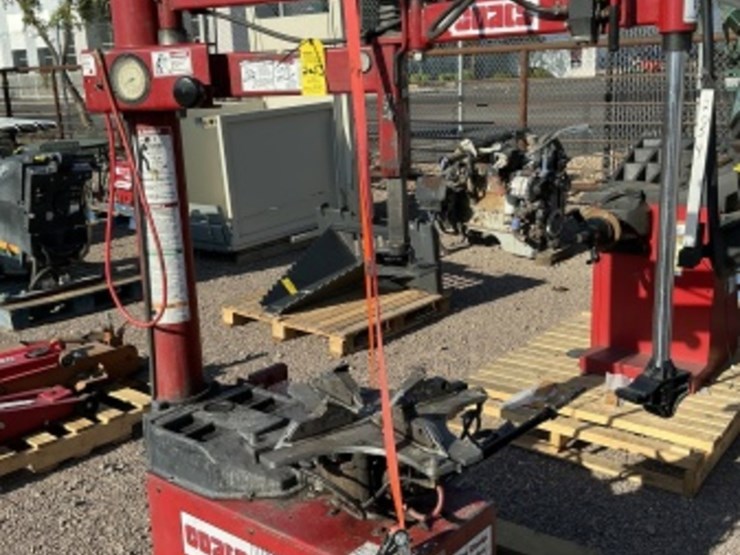 coats-70x-ag-3-tire-machine-image-1
