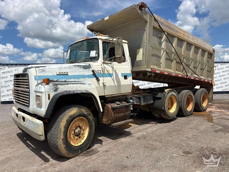 1993-ford-lt9000-image-1