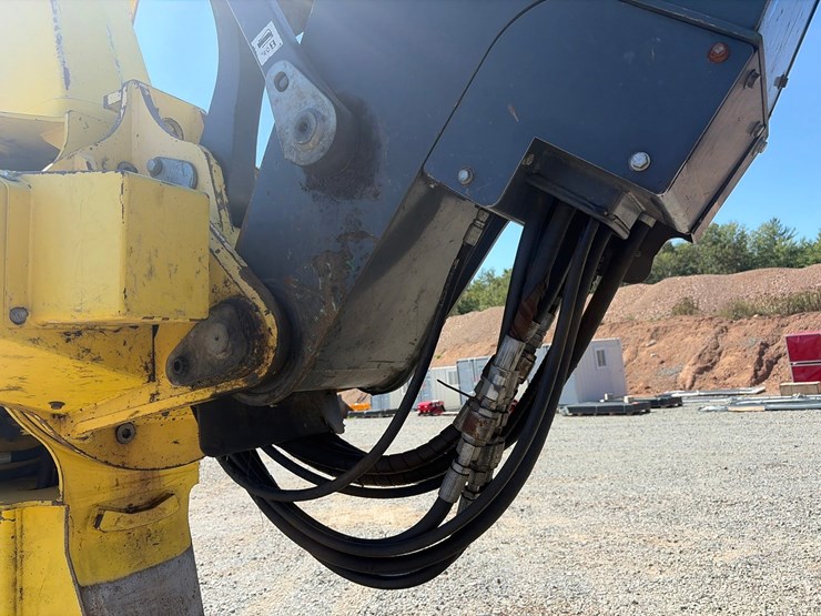 2015-deere-853m-image-18