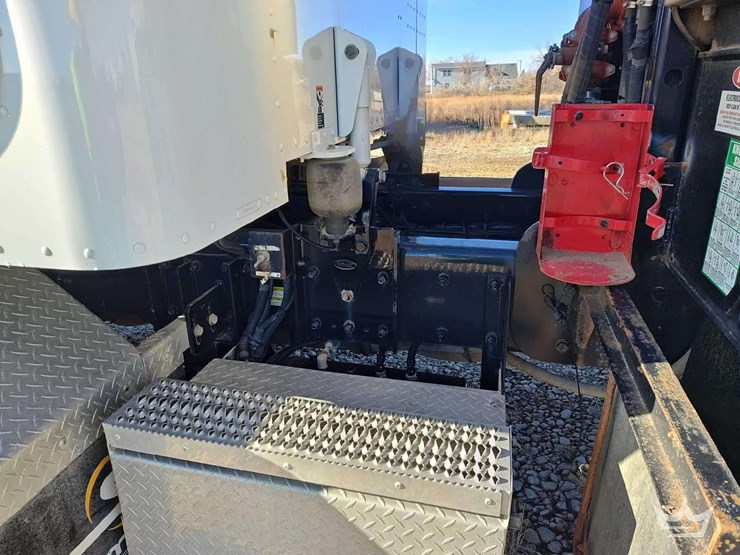 2020-peterbilt-367-image-24
