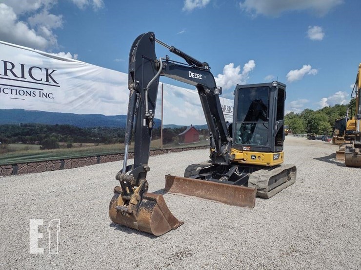 2022-deere-50g-image-38