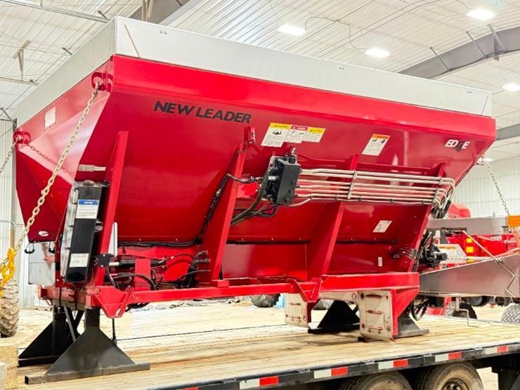 2024-case-ih-trident-5550-image-1