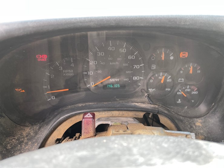 #1466-•-2003-chevrolet-c7500-fuel-and-lube-truck-(has-wy-title)-image-52