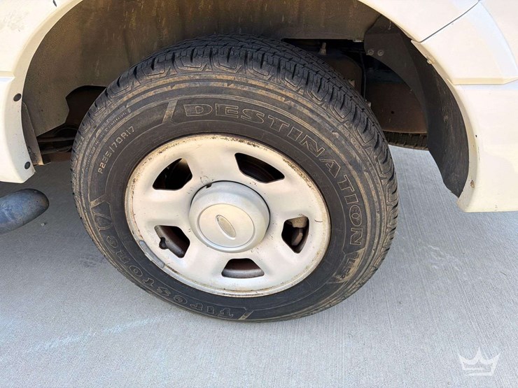 2010-ford-expedition-image-17
