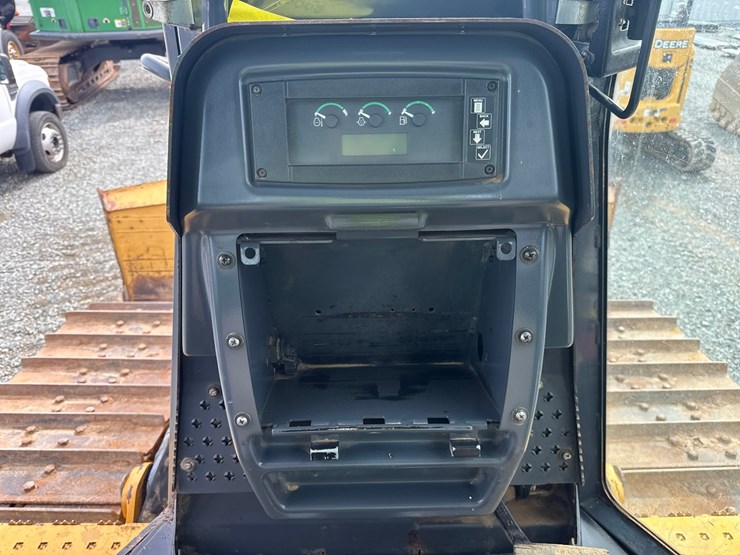 2014-deere-750k-lgp-image-46