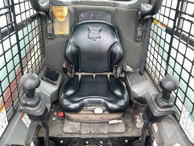 #1061-•-2017-bobcat-s630-skid-steer-image-11