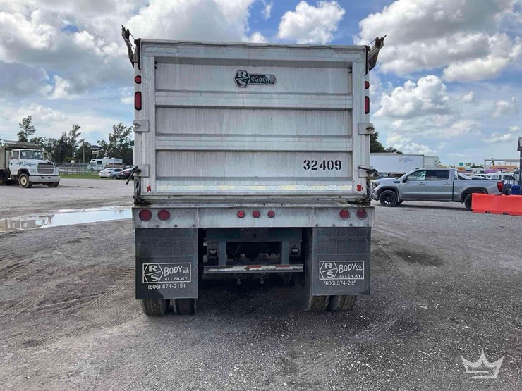 2010-axle-end-dump-image-16