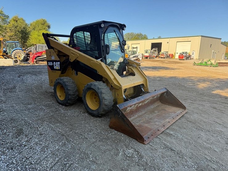 2014-caterpillar-262d-image-6