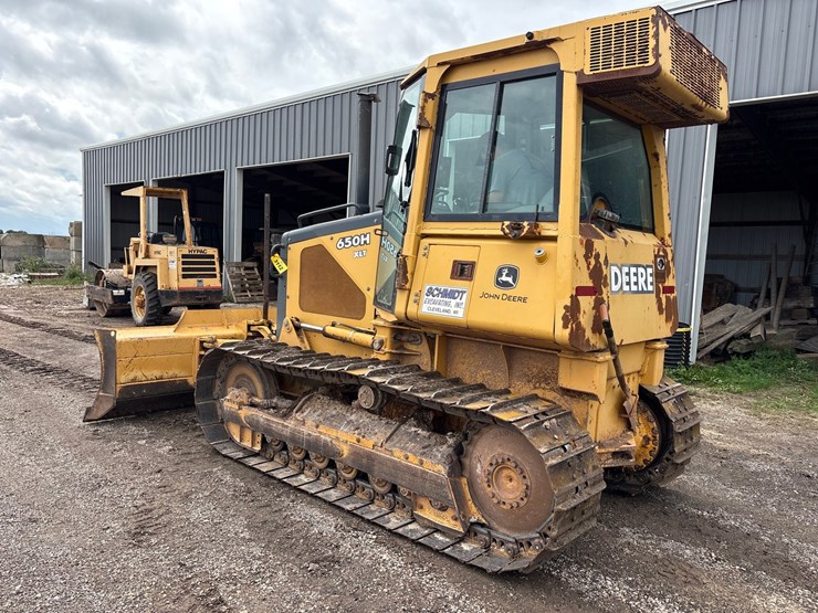 2004-deere-650h-xlt-image-3