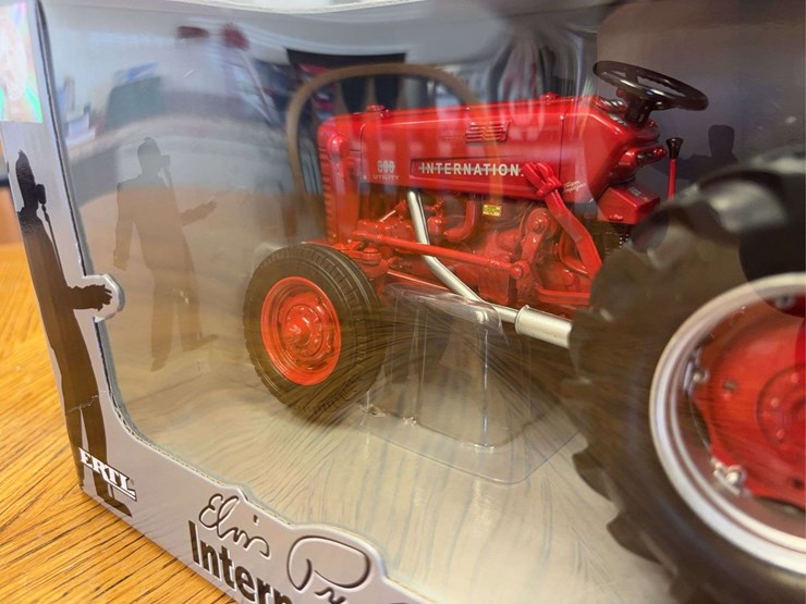 1/16-international-300-utility-elvis-presley-edition-image-6