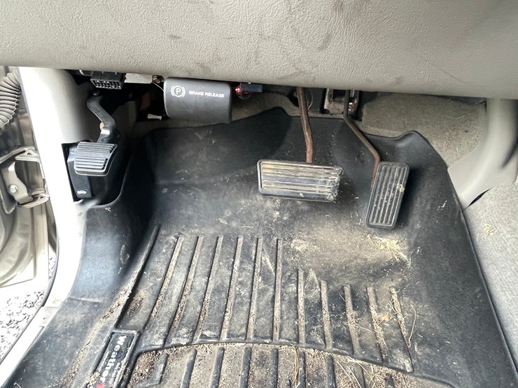 2000-chevrolet-silverado-1500-lt-image-35