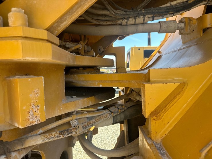 caterpillar-988f-image-40