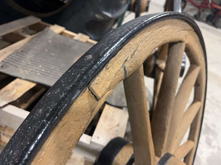 (4)-wooden-wagon-wheels-image-12