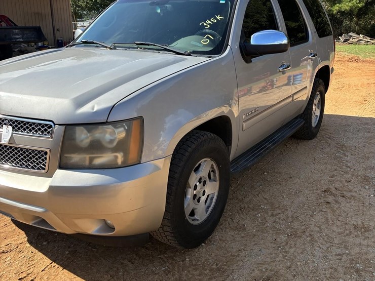 2007-chevrolet-tahoe-ltz-image-2