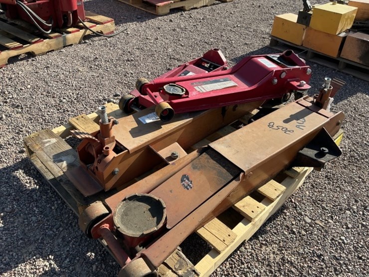 pallet-of-floor-jacks-image-3