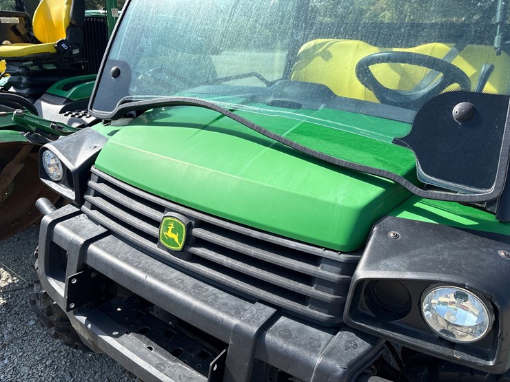 #1038-•-2015-john-deere-855d-utility-vehicle-200172-image-17